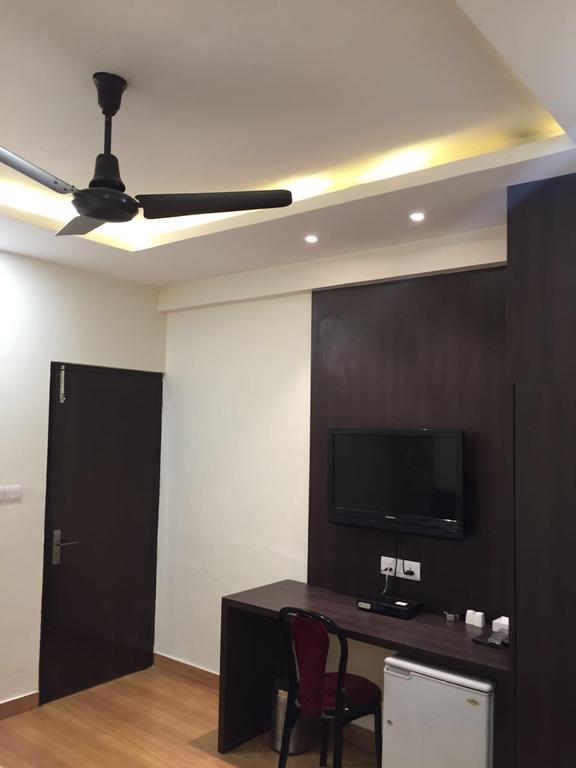 Pamposh Guest House Gk II Market New Delhi Luaran gambar