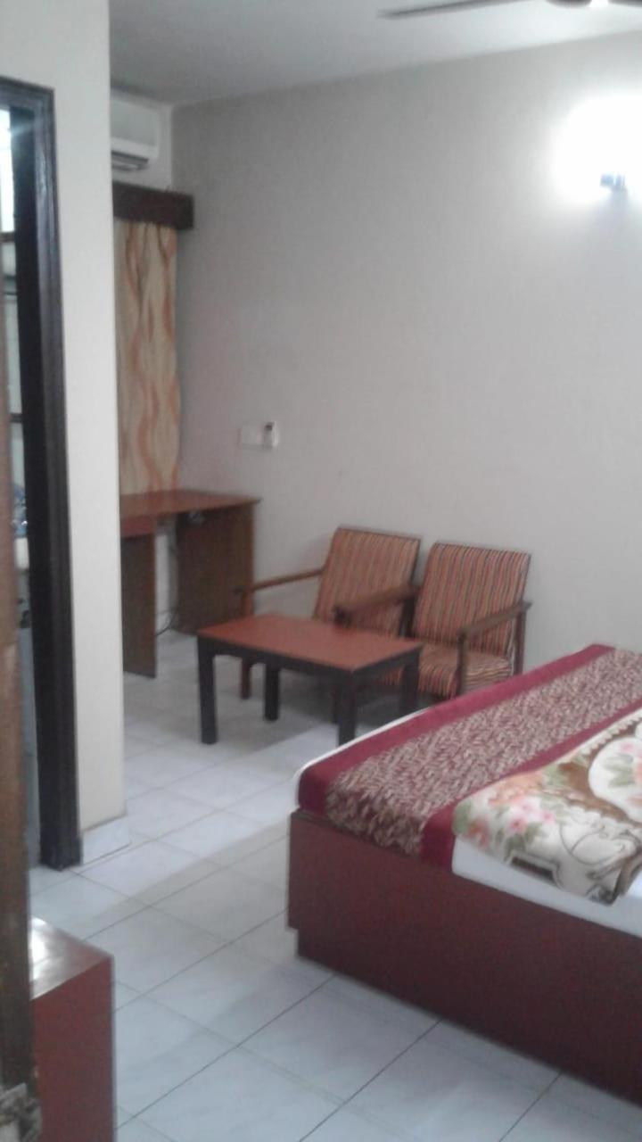 Pamposh Guest House Gk II Market New Delhi Luaran gambar